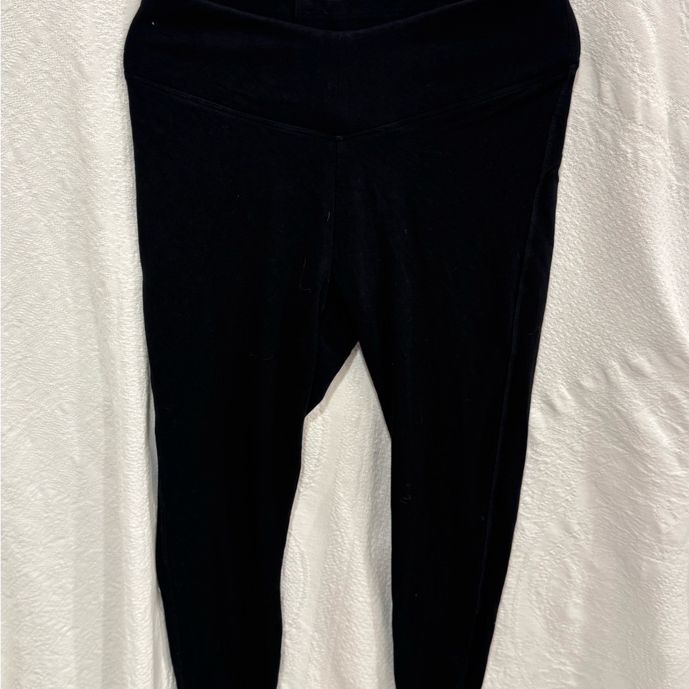 PINK Victoria's Secret Classic Black Leggings A20